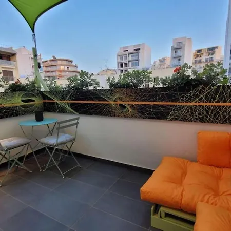 Modern - 50 M From Sea - Free Wi-fi - Super Cool - Terrace - Fully Air-conditioned