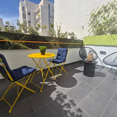 Modern - 50 M From Sea - Free Wi-fi - Super Cool - Terrace - Fully Air-conditioned *