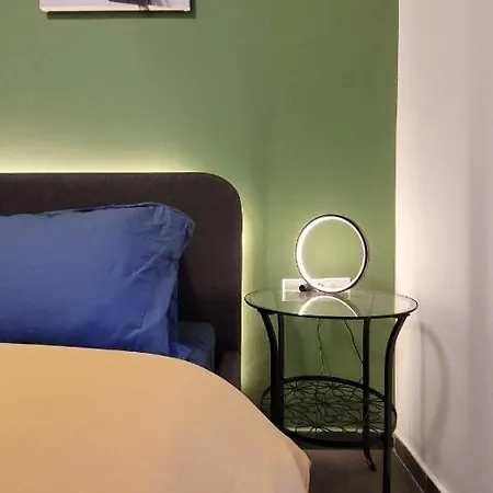 דירה Modern - 50 M From Sea - Free Wi-fi - Super Cool - Terrace - Fully Air-conditioned