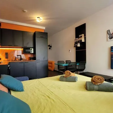 Appartamento Modern - 50 M From Sea - Free Wi-fi - Super Cool - Terrace - Fully Air-conditioned