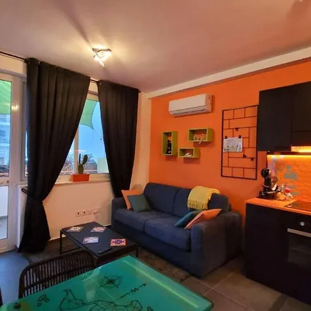 公寓 Modern - 50 M From Sea - Free Wi-fi - Super Cool - Terrace - Fully Air-conditioned