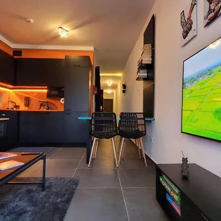 公寓 Modern - 50 M From Sea - Free Wi-fi - Super Cool - Terrace - Fully Air-conditioned *