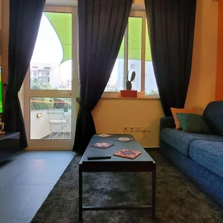 公寓 Modern - 50 M From Sea - Free Wi-fi - Super Cool - Terrace - Fully Air-conditioned