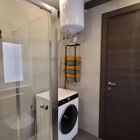 Modern - 50 M From Sea - Free Wi-fi - Super Cool - Terrace - Fully Air-conditioned 公寓 *