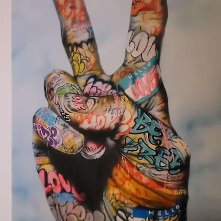 Modern - 50 M From Sea - Free Wi-fi - Super Cool - Terrace - Fully Air-conditioned 公寓 *