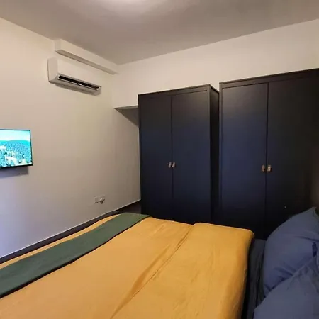 Modern - 50 M From Sea - Free Wi-fi - Super Cool - Terrace - Fully Air-conditioned 圣保罗湾城